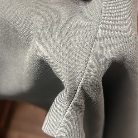 Romeo + Juliet Couture NWT Dusty Sage Cold Shoulder Back Zip Dress Size Medium - Picture 4 of 7